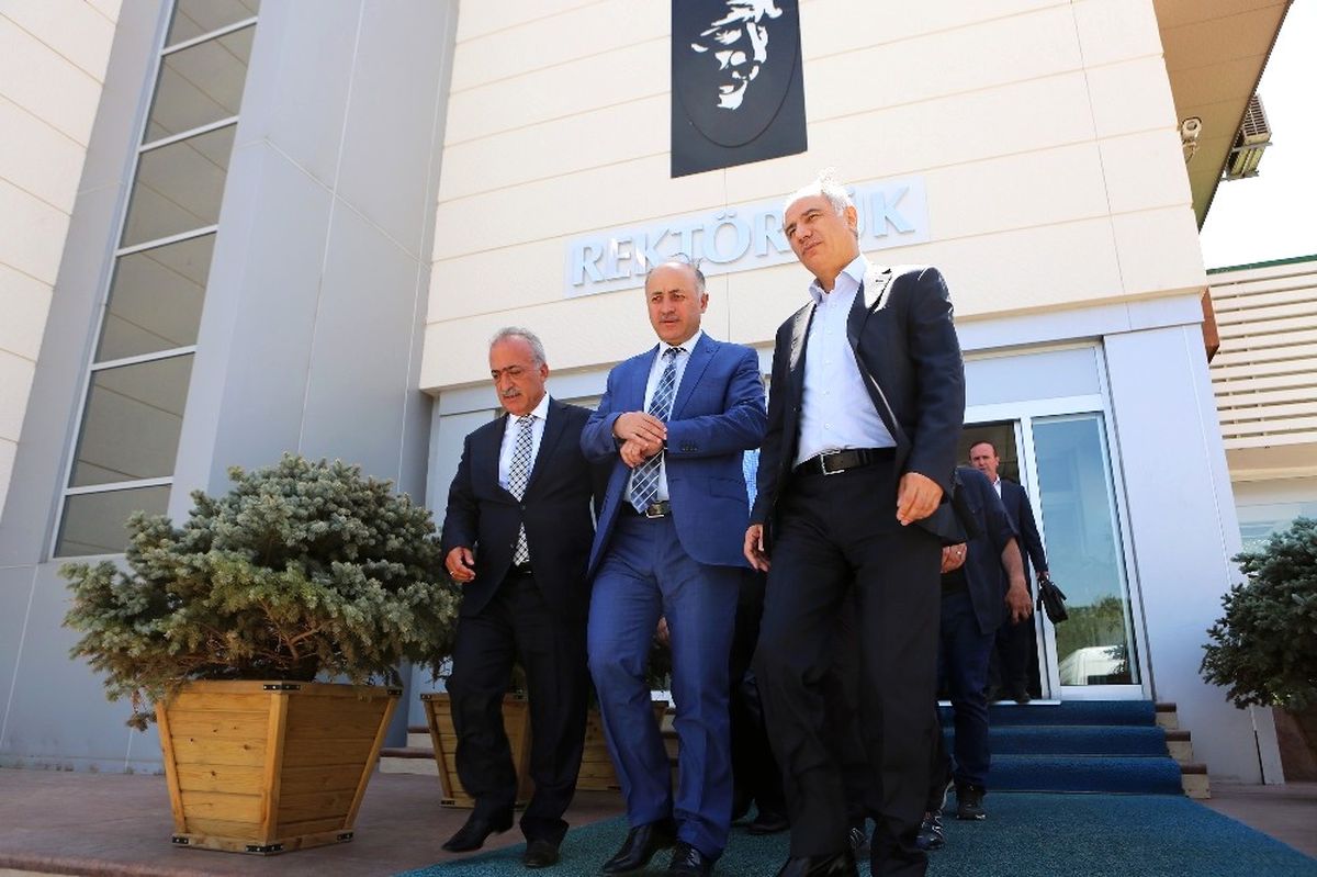 Mkyk Üyesi Efkan Ala, Rektör Çomaklı\'yı Ziyaret Etti