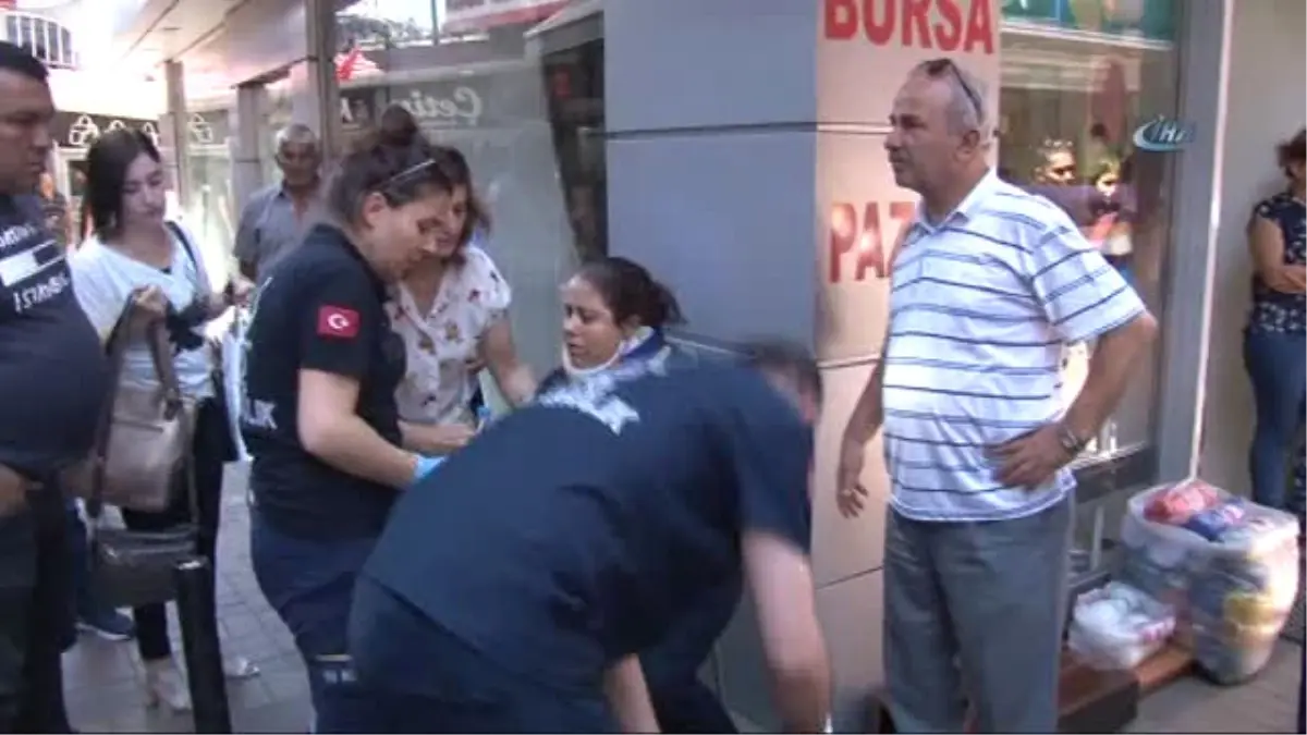 Rüzgardan Kopan İş Yeri Tabelası, Talihsiz Kadının Başına Düştü