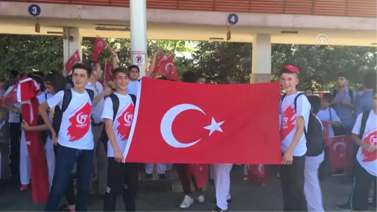 Şampiyon Tekvandocuya Coşkulu Karşılama