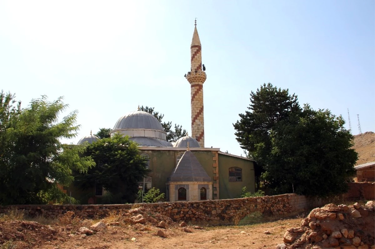 Şehit Ateşi Erzincan\'ın Çadırkaya Köyüne Düştü