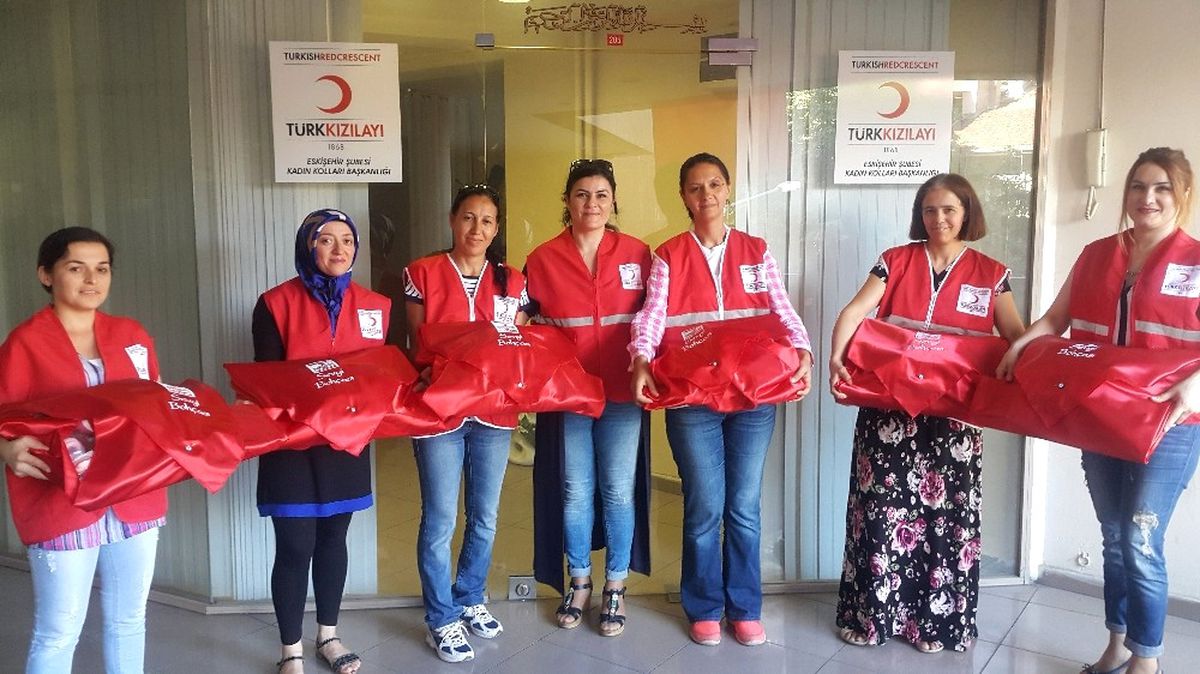 Sevgi Bohçası Kalpleri Isıtmaya Devam Ediyor