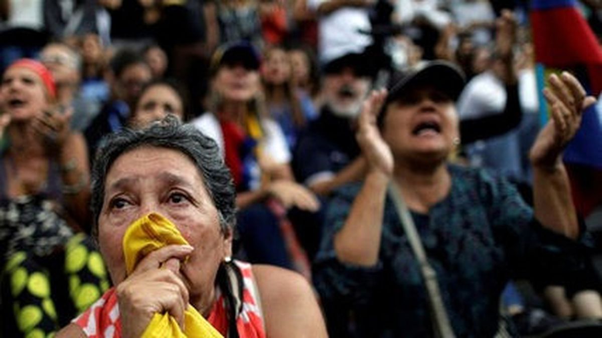Venezuela Krizinde Taraflar Geri Adım Atmıyor