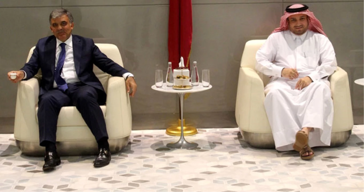 Abdullah Gül\'den Katar\'a Sürpriz Ziyaret