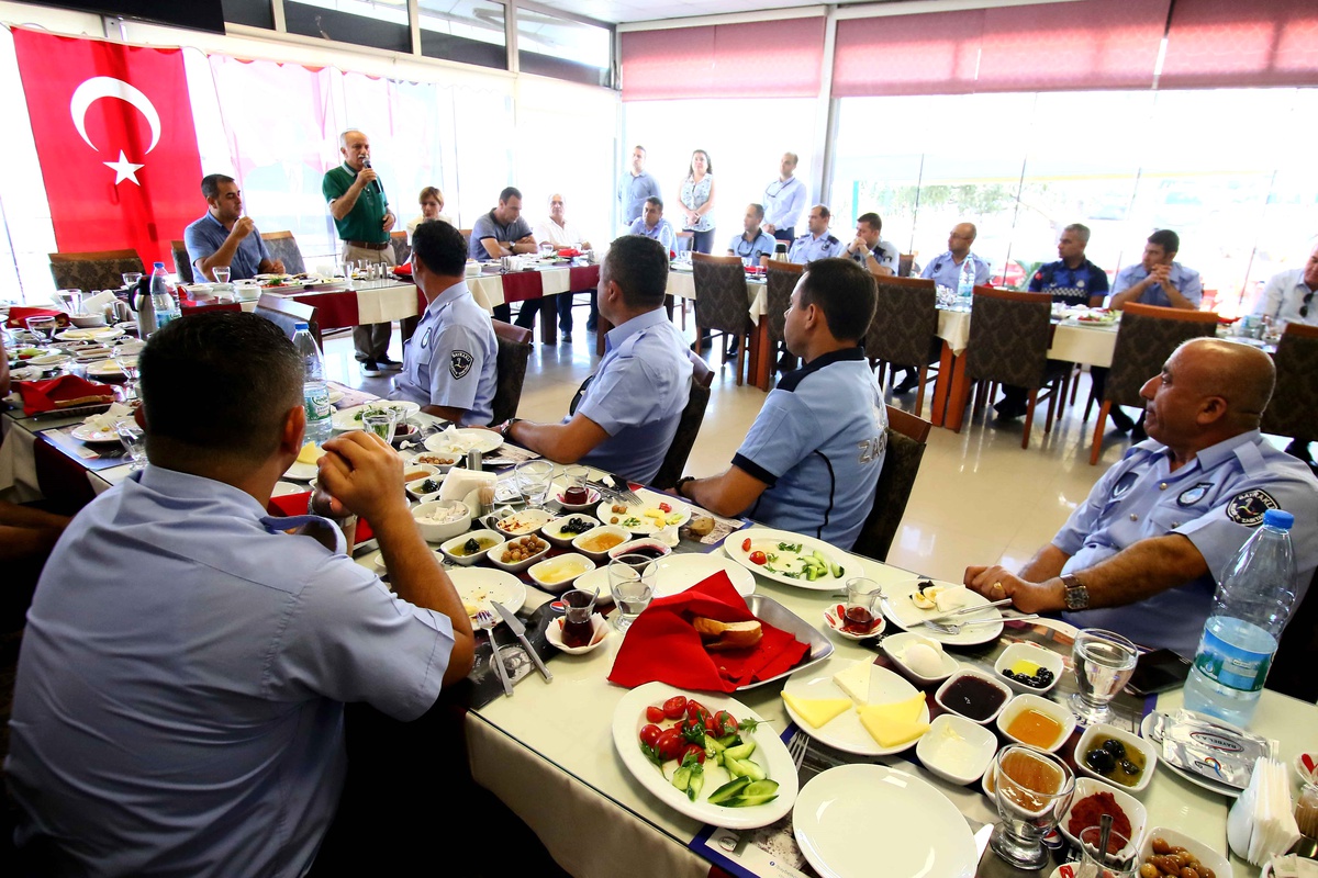 Başkan Karabağ, Zabıtalarla Bir Araya Geldi
