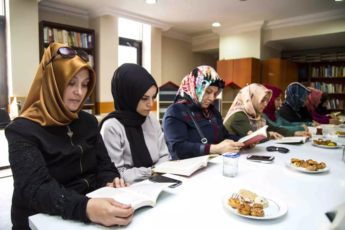 "Bir Kitap Okudular Dünyaları Değişti"