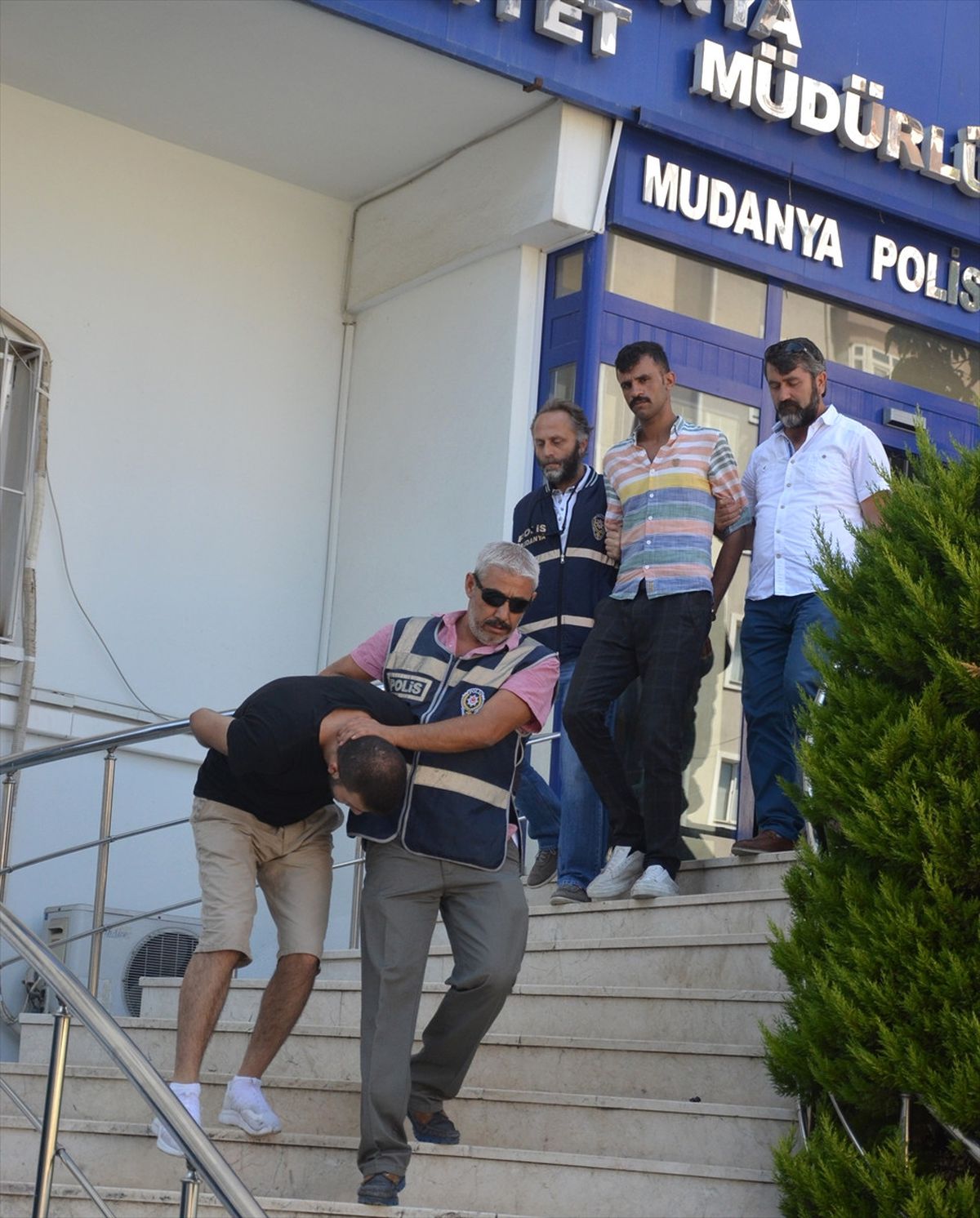 Bursa\'da Gasp Zanlısı 2 Kişi Tutuklandı