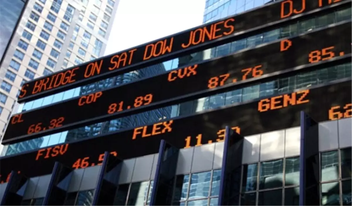 Dow Jones İlk Kez 22.000\'i Aştı