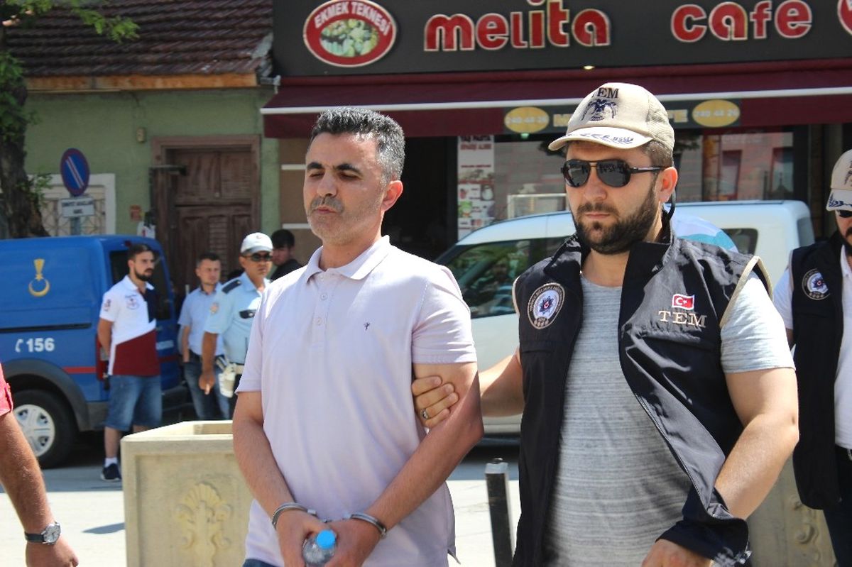 Eskişehir\'de Fetö Şüphelisi 4 Polis Adliyede