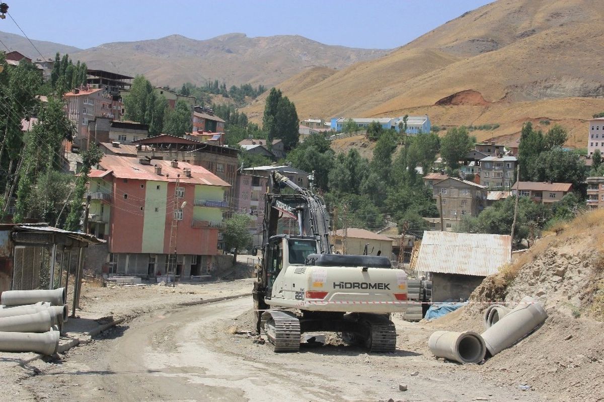Hakkari\'deki Barakalar Kaldırıldı