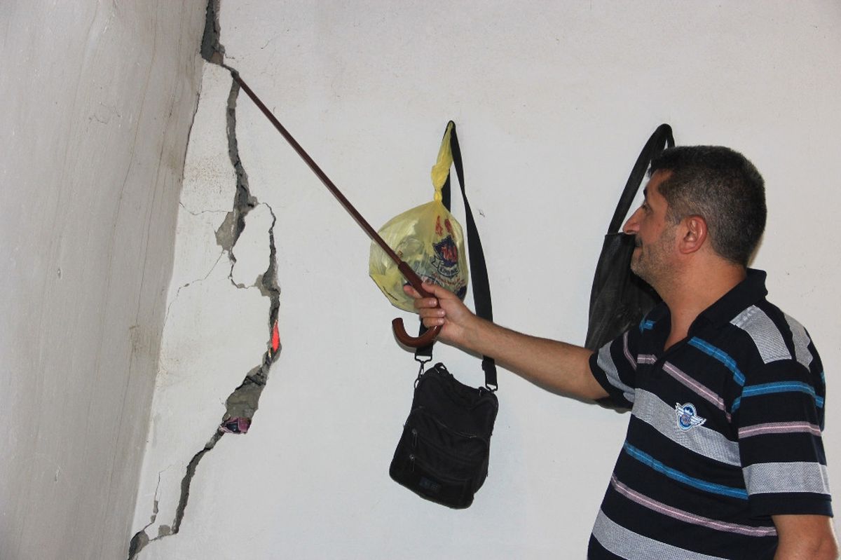Hakkarili Aile Ölümle Burun Buruna Yaşıyor
