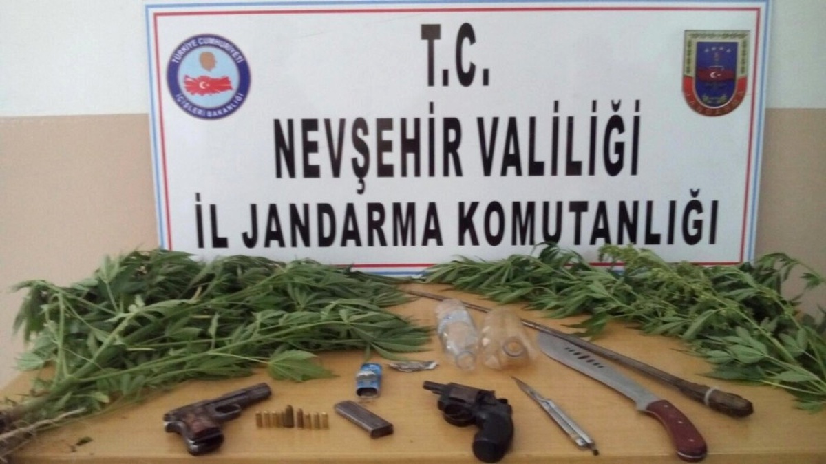 Jandarma Uyuşturucu Tacirlerine Göç Açtırmıyor