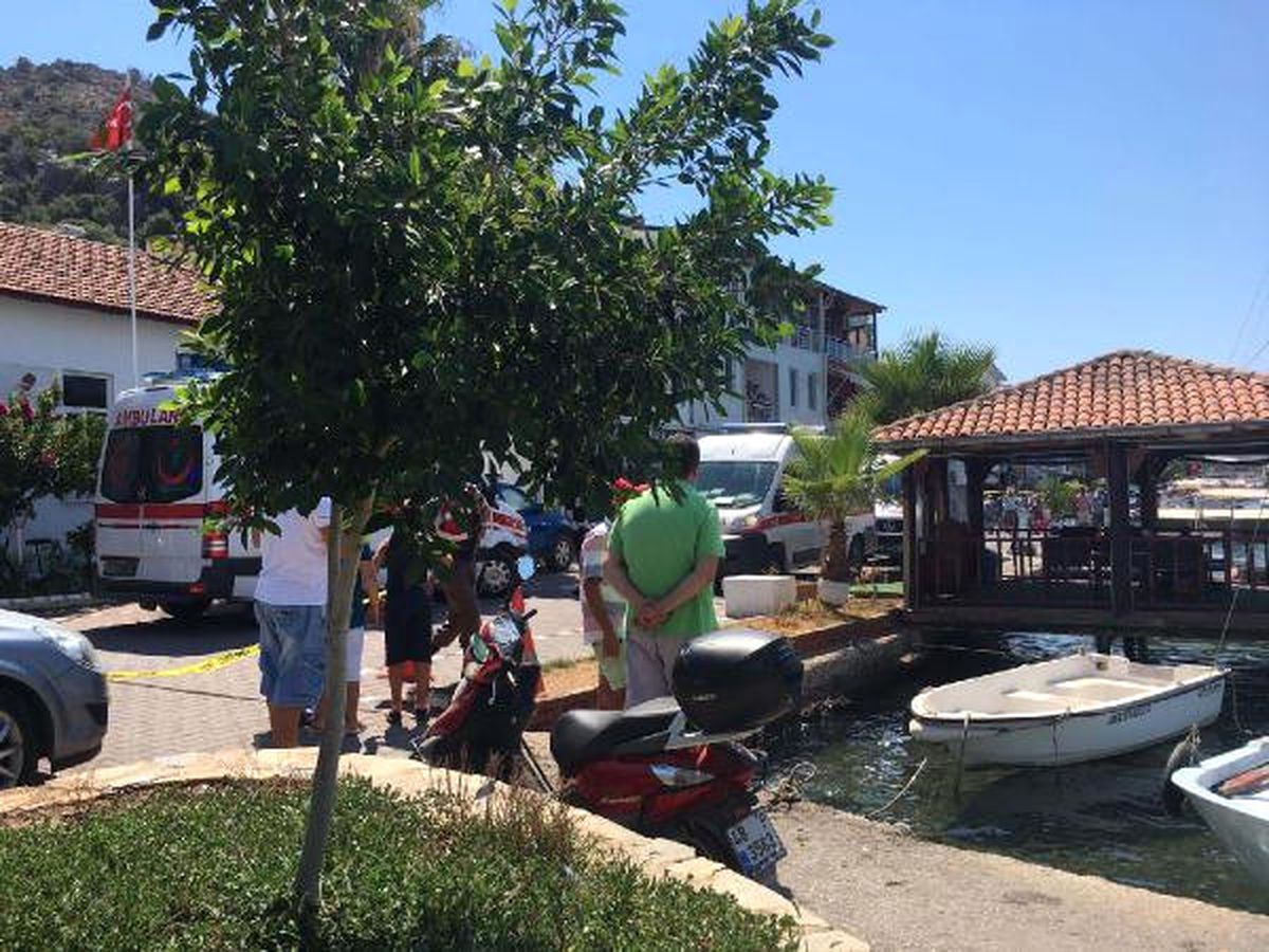 Marmaris\'te Tekne Faciası; 8 Kişi Kurtarıldı, 3 Kişi Kayıp- (2)- Yeniden
