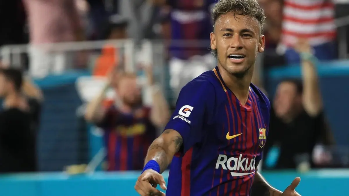 Neymar Psg Yolunda: Barcelona Antrenmanına Çıkmadı, Arkadaşlarıyla Vedalaştı