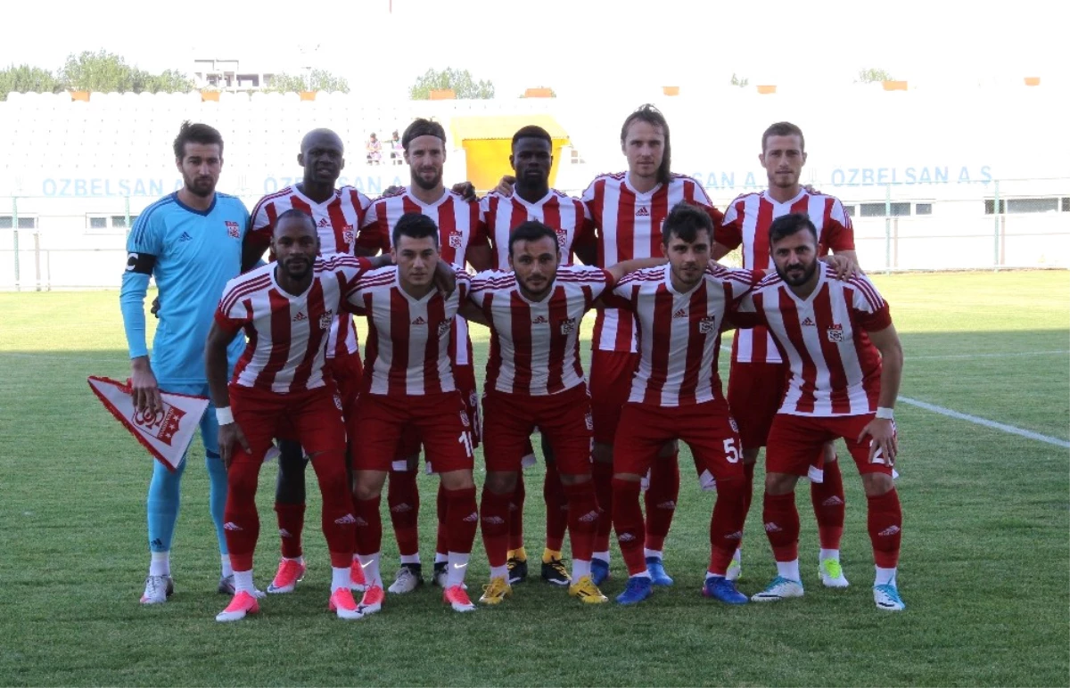 Sivasspor Hazırlık Maçını 3 Golle Kazandı