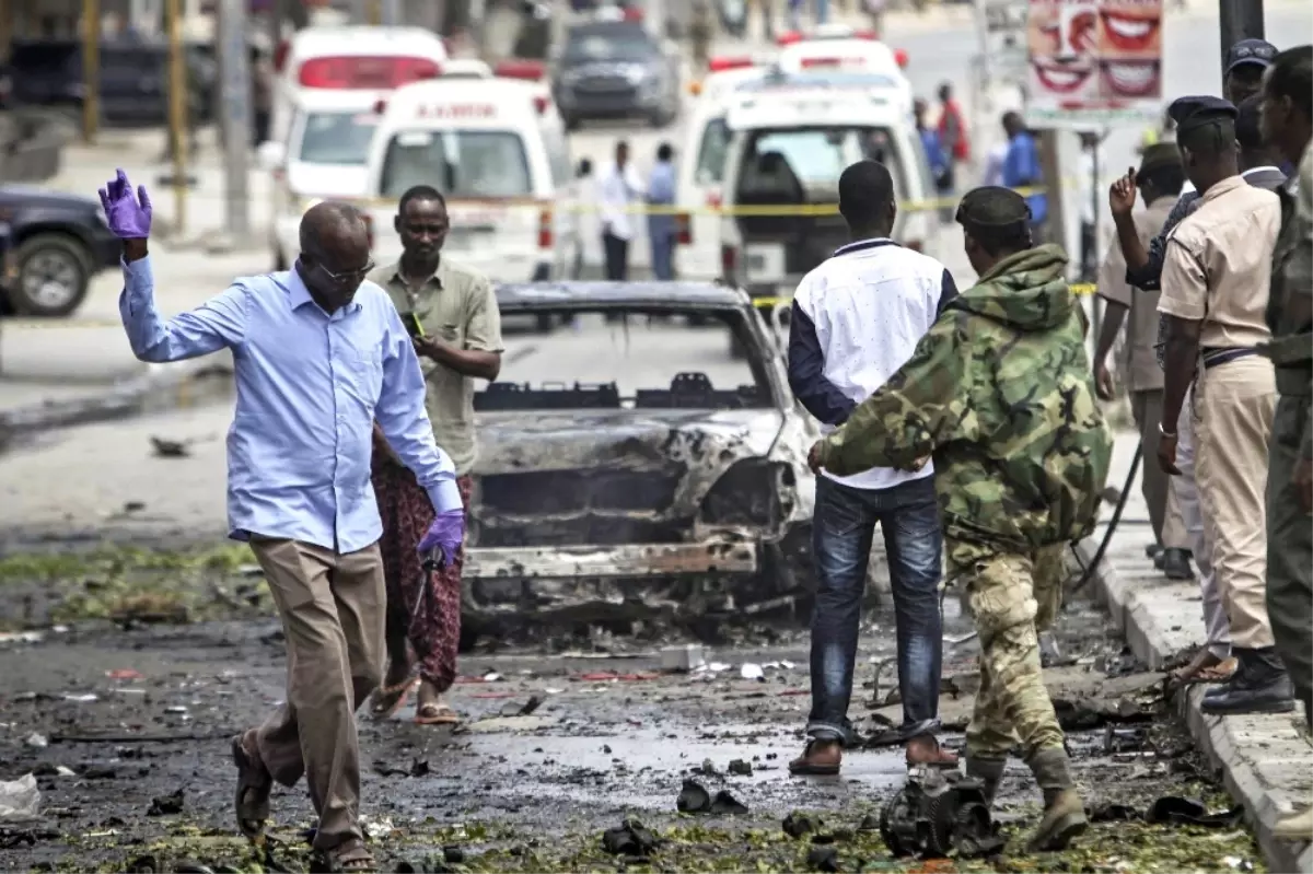 Somali\'de Bomba Yüklü Araç Patladı: 10 Yaralı