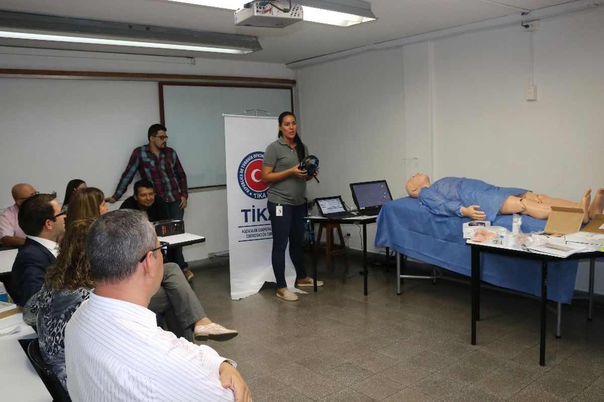 Tika\'dan Kolombiya Antioquia Üniversitesi\'ne Sağlık Ekipmanı Desteği