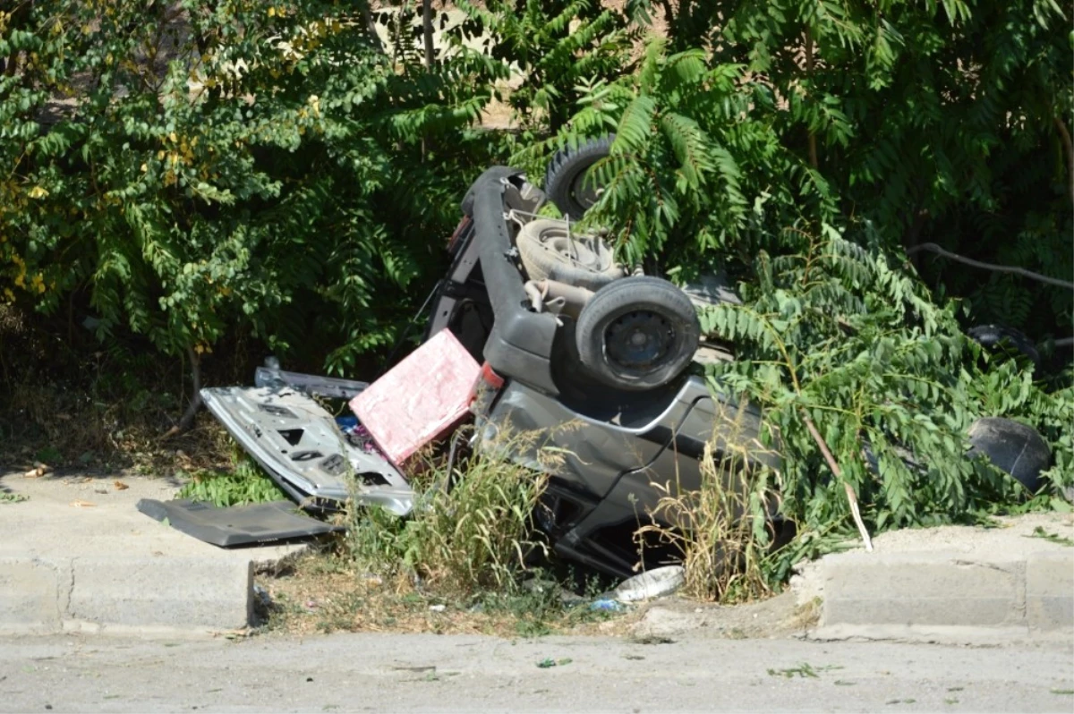 Tokat\'ta Trafik Kazası: 3 Yaralı