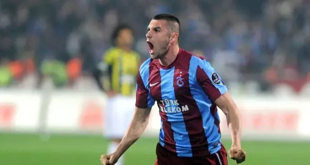 Trabzonspor A Donen Burak Yilmaz Fenerbahce Ye Sike Gondermesi Yapti Son Dakika Spor