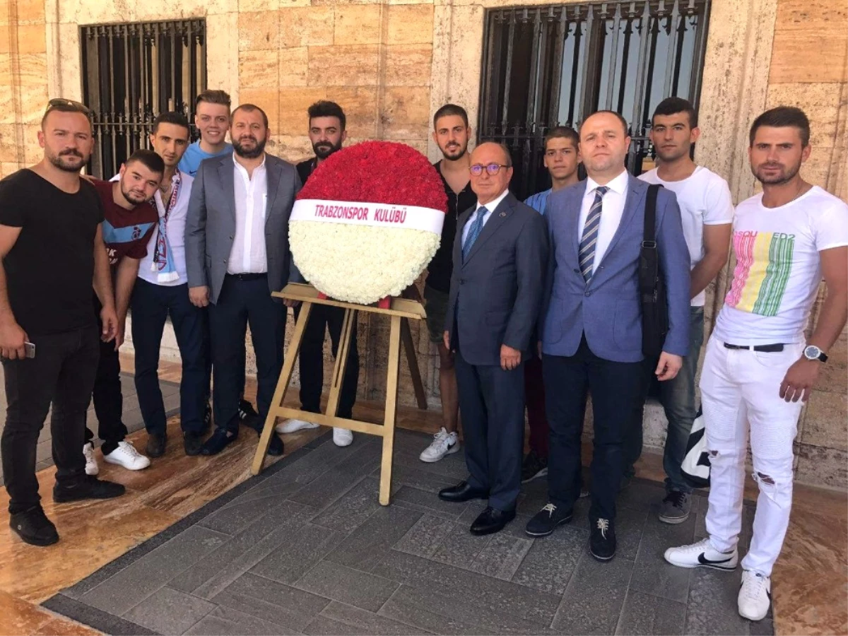 Trabzonspor Yönetim Kurulu Anıtkabir\'i ve 15 Temmuz Şehitler Anıtı\'nı Ziyaret Etti