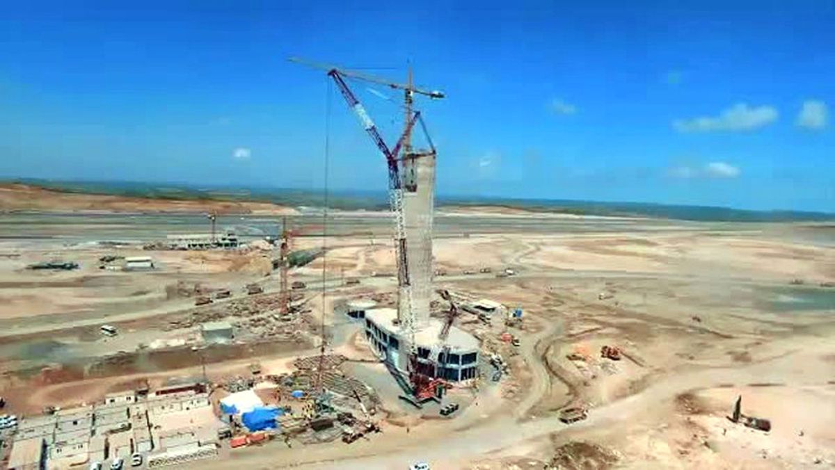 Uçakların İnişlerini Kontrol Eden Kule Tamamlandı