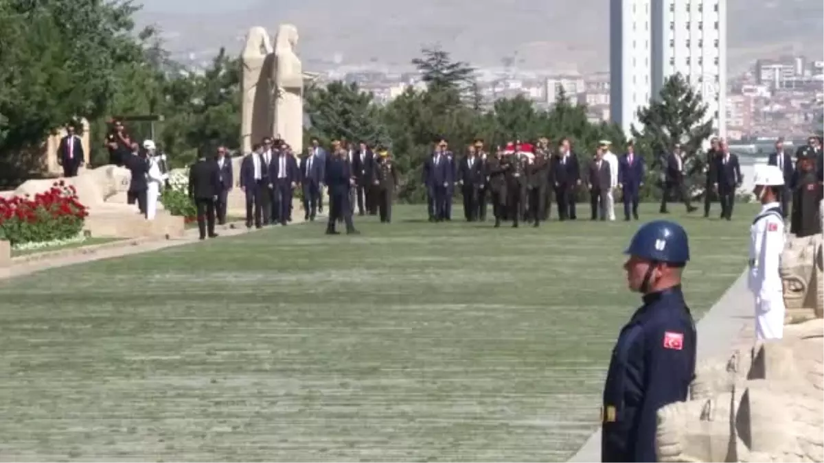 Yaş Üyeleri Anıtkabir\'i Ziyaret Etti