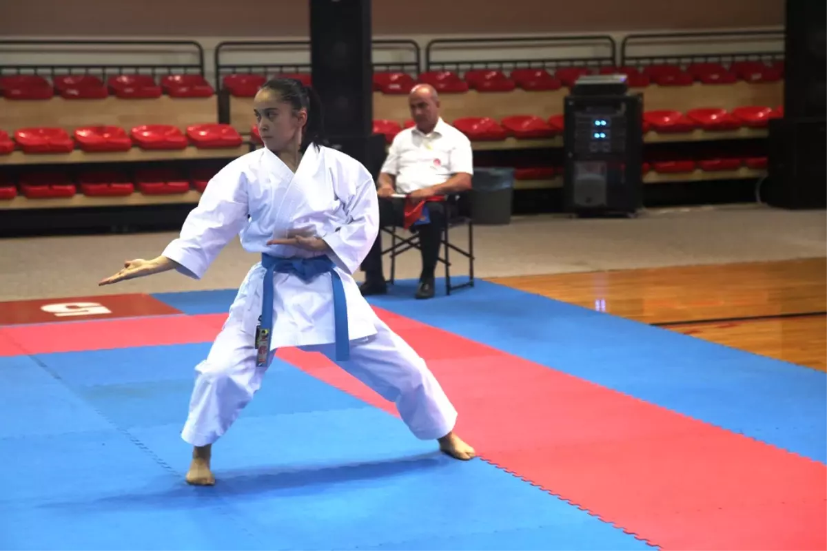 21 Yaş Altı Türkiye Karate Şampiyonası Gaziantep\'te Başladı