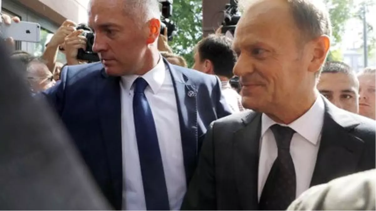AB Komisyonu Başkanı İfade Vermek İçin Varşova\'da