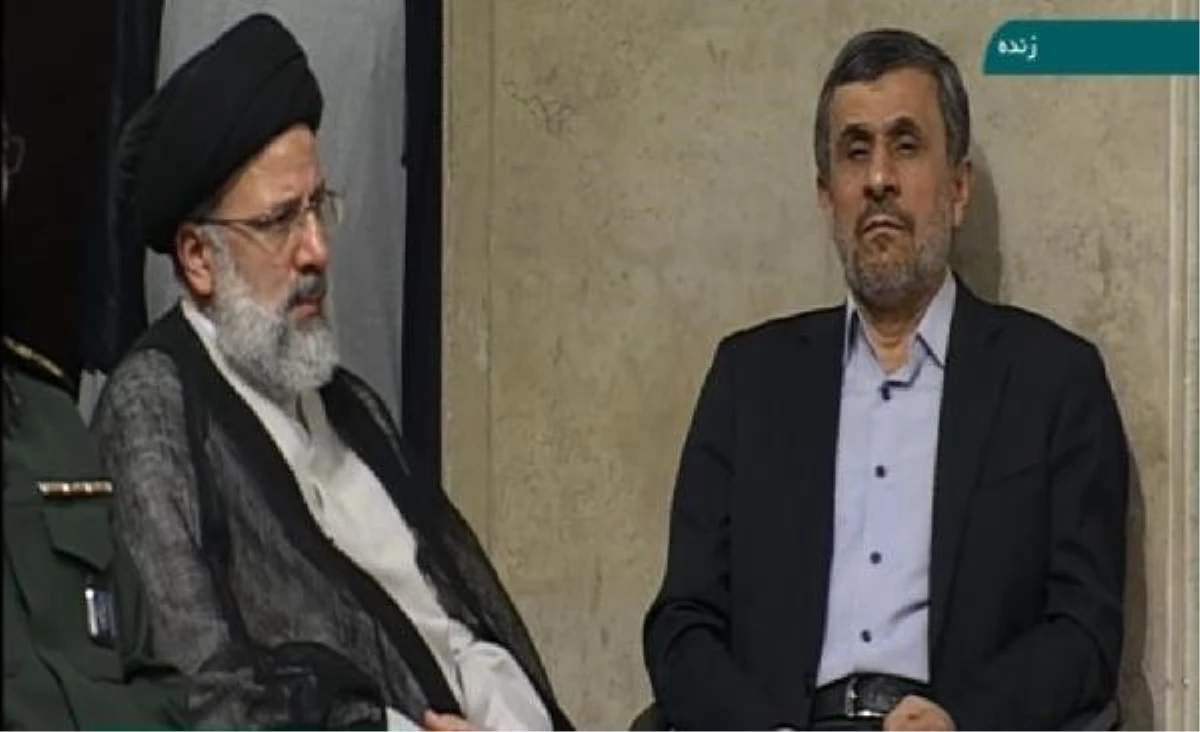 Ahmedinejad\'dan Törende Yer Değiştirmesi İran Medyasında Geniş Yer Buldu