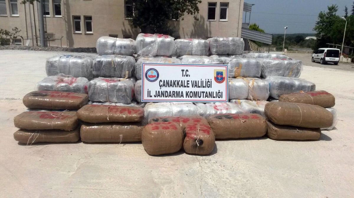 Dha Yurt - Tavaklı Sahili\'nde Ele Geçen 1.5 Ton Esrara 2 Tutuklama