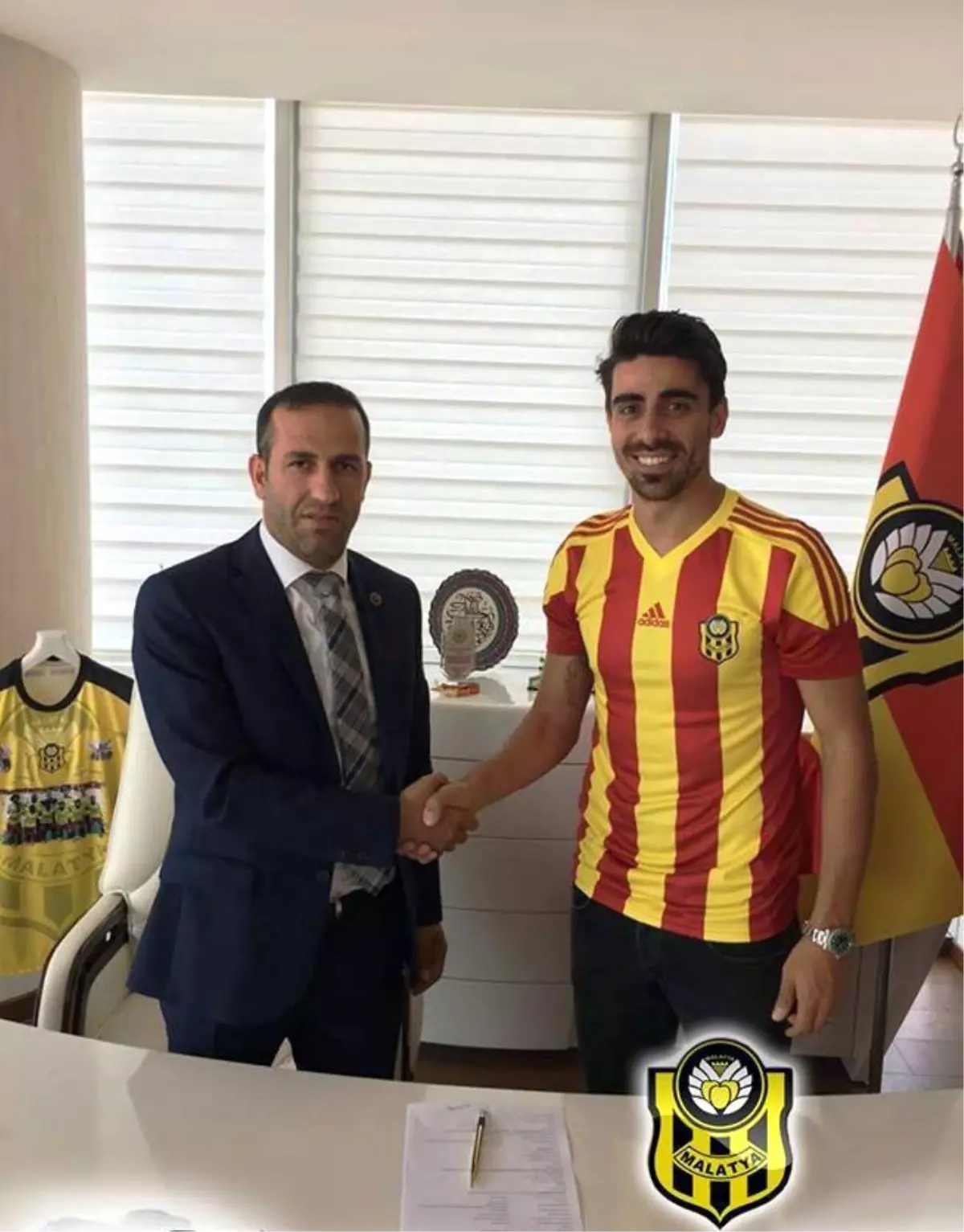 Evkur Yeni Malatyaspor Turgut Doğan Şahin\'i Renklerine Bağladı