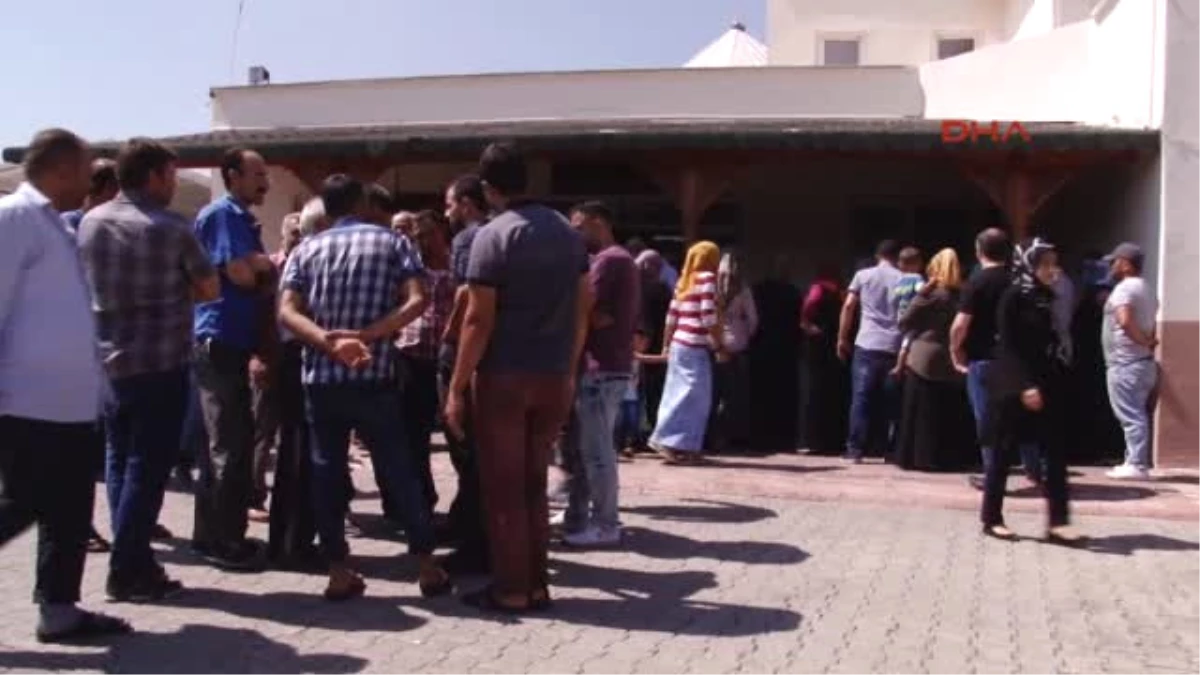 Gaziantep Tatil Dönüşü Kazada Ölen 6 Kişilik Gurbetçi Ailenin Cenazeleri Gaziantep\'e Getirildi