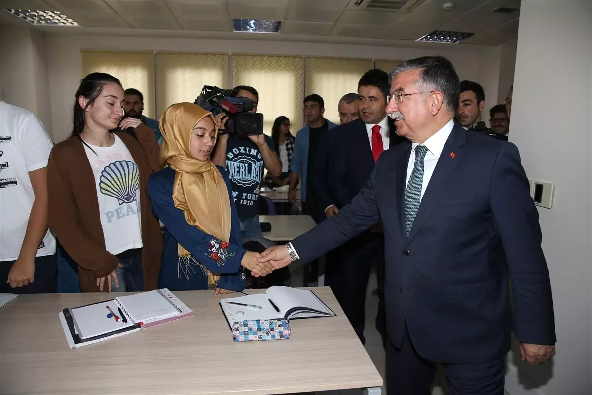 İyi Bir Yabancı Dili Evlatlarımıza Kazandıracağız"