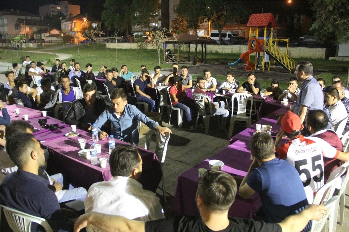 Kavak\'ta Gençler Tek Yürek Oldu