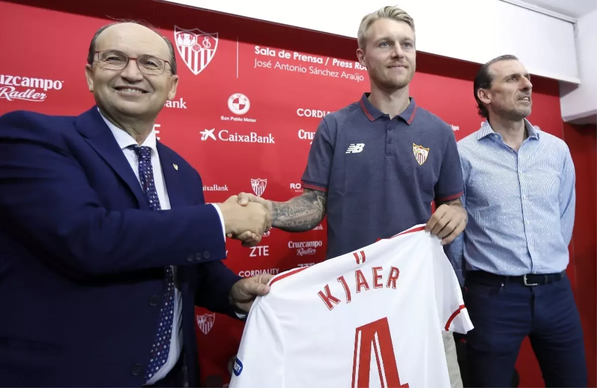 Kjaer Sevilla\'ya İmzayı Attı