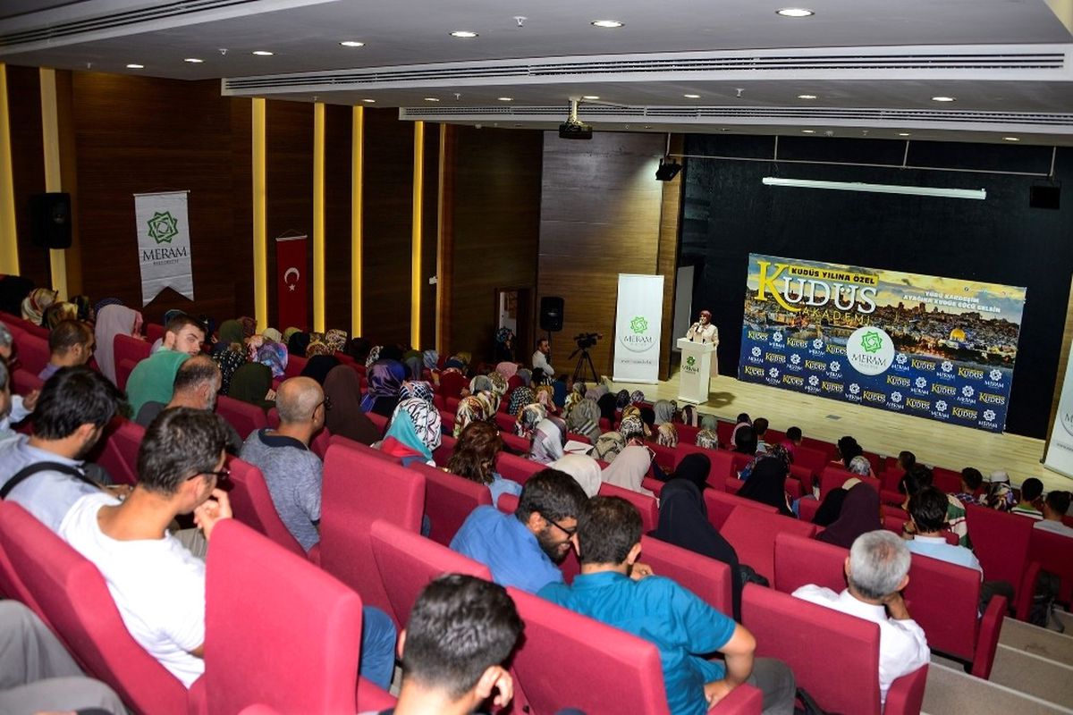 Kudüs Akademi Başladı
