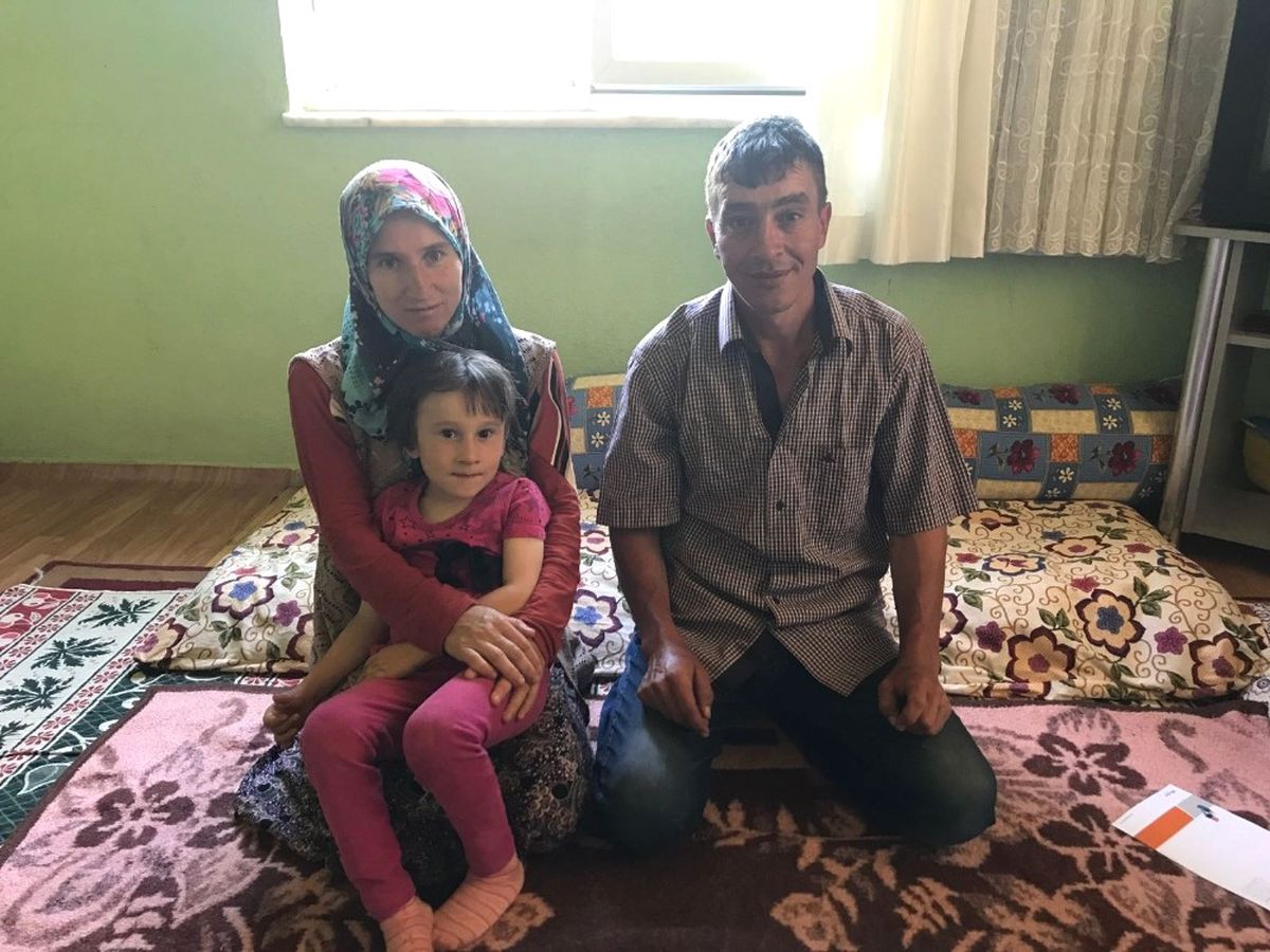 Minik Esra 4 Yıl Sonra Annesinin Şefkatli Sesini İşitti