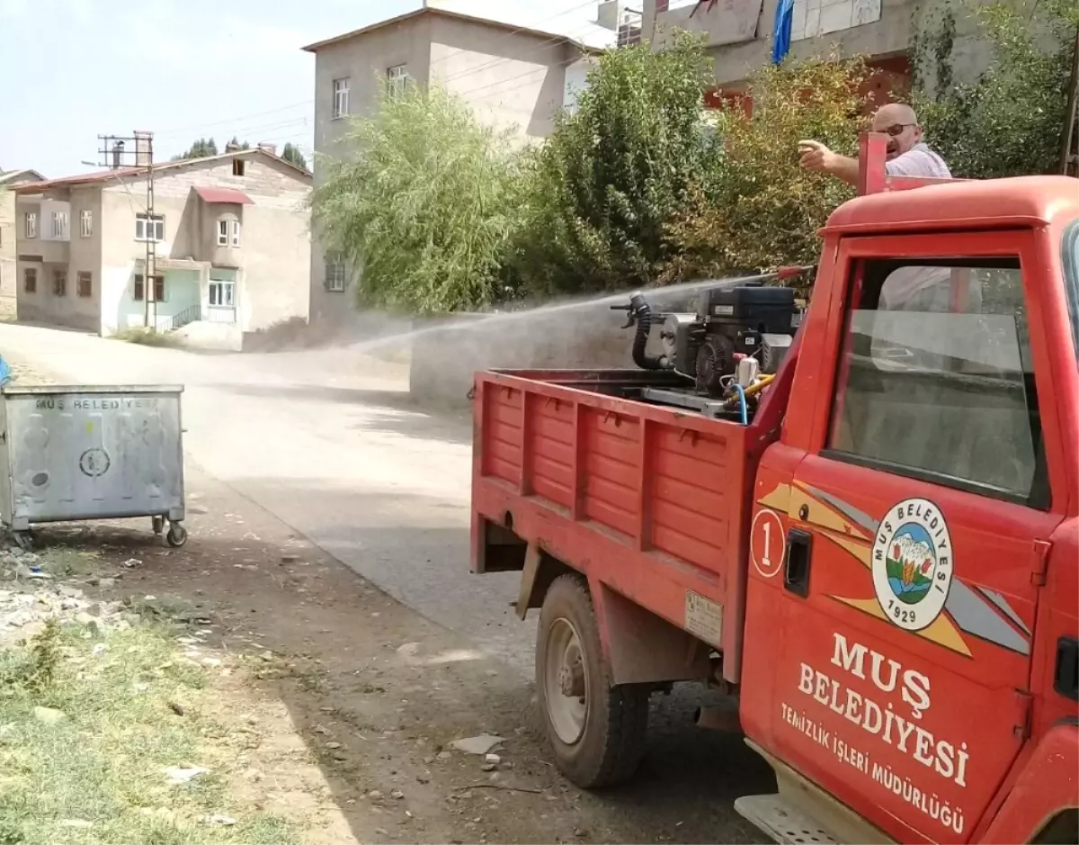 Muş Belediyesinden İlaçlama Çalışması