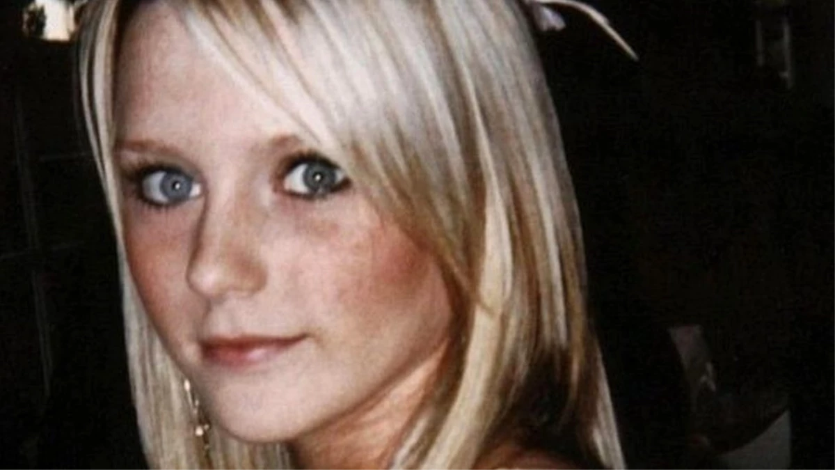 Öldürülüp Tecavüze Uğrayan İngiliz Modelin Cesedi, Mezarından Çıkarıldı