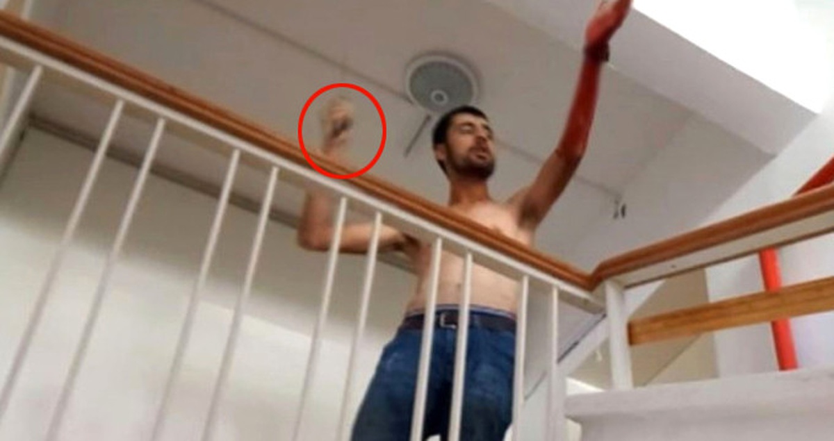 Eski Eşini Görmek İçin Gittiği Sığınma Evinde Kendisini Kesti