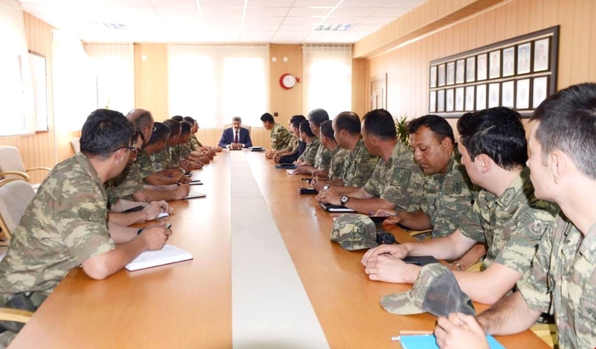Vali Bilmez, Jandarma Komutanları ile Toplantı Yaptı