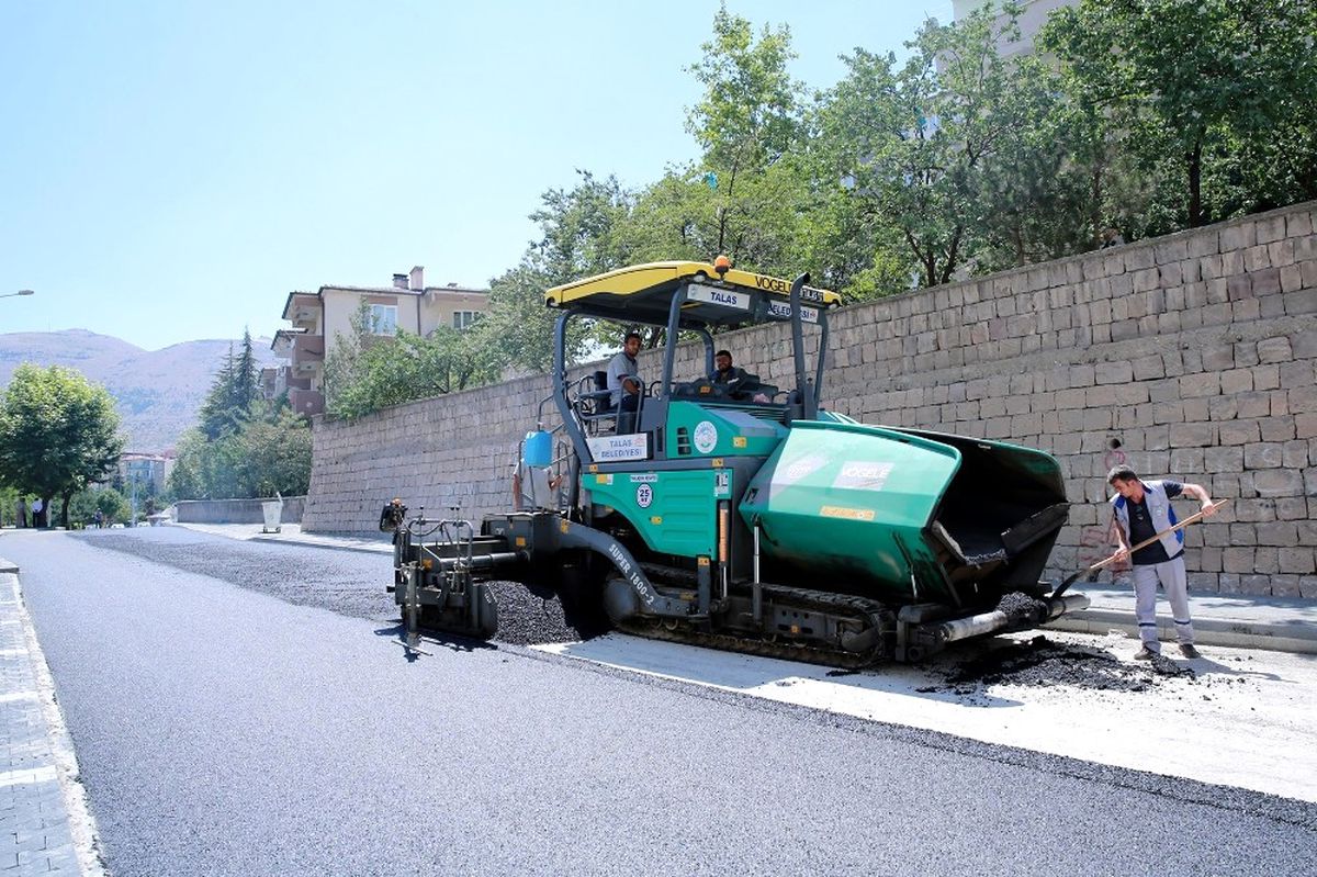 Yenidoğan Mahallesinde Asfalt Çalışmaları Hızla Devam Ediyor