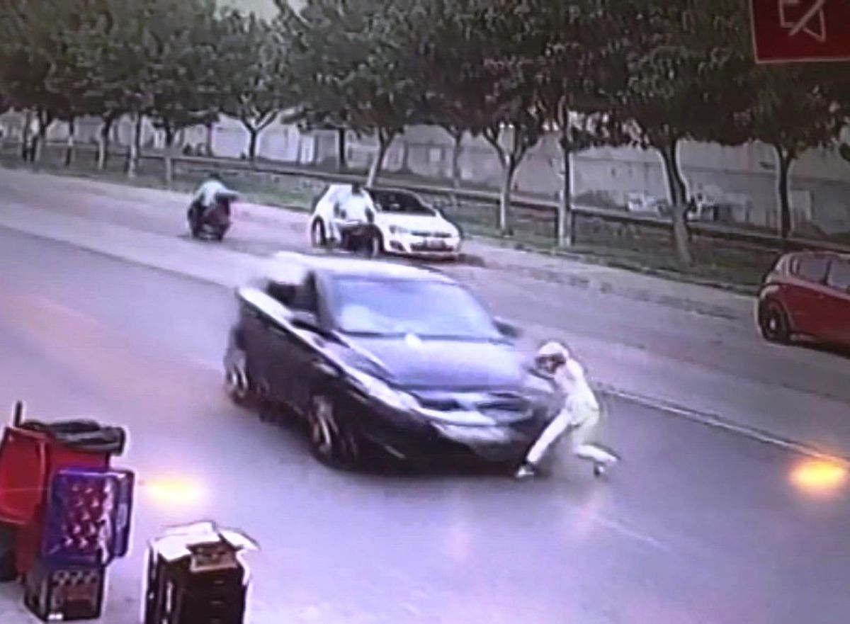 Batman\'da 1 Çocuğun Yaralanmasına Neden Olan Kaza Güvenlik Kamerasına Yansıdı