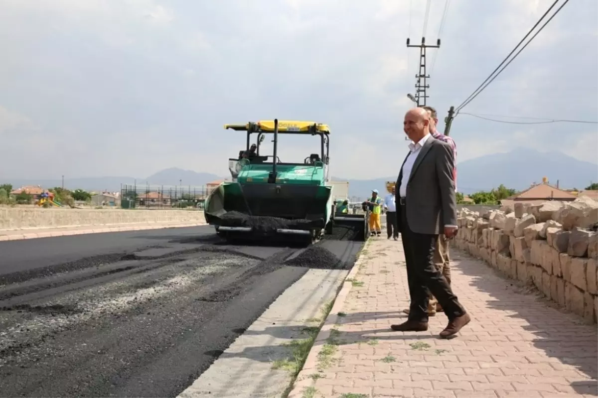 Boztepe Mahallesinde Asfalt Çalışmaları Sürüyor