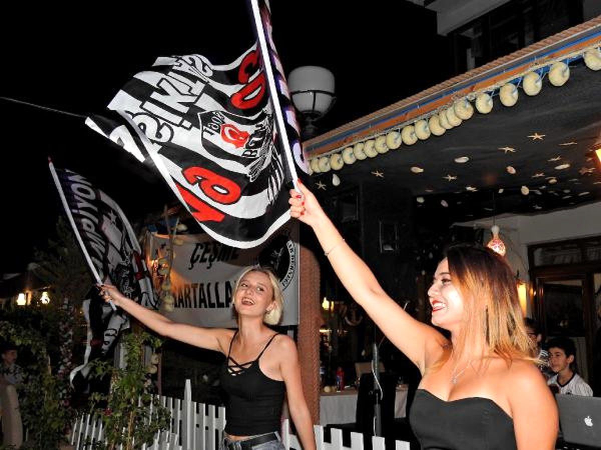 Çeşme\'de Beşiktaş Coşkusu