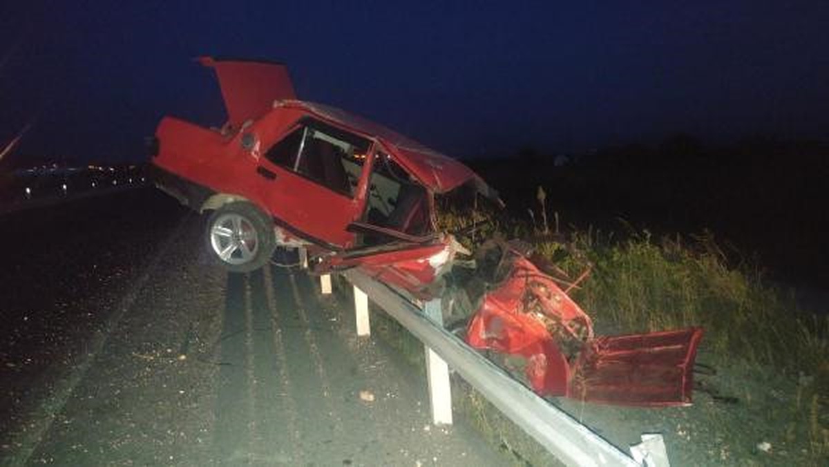 Hurdaya Dönen Otomobilden Sağ Kurtuldu