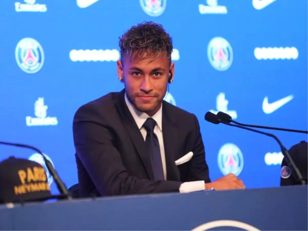 Psg, Neymar\'ı Basına Tanıttı