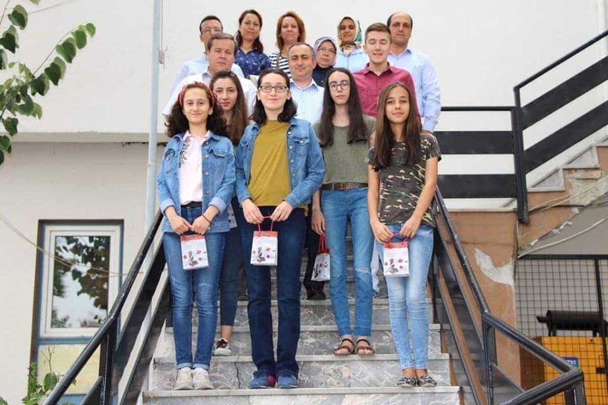 Şaphane\'de Öğrencilere Altın Ödülü