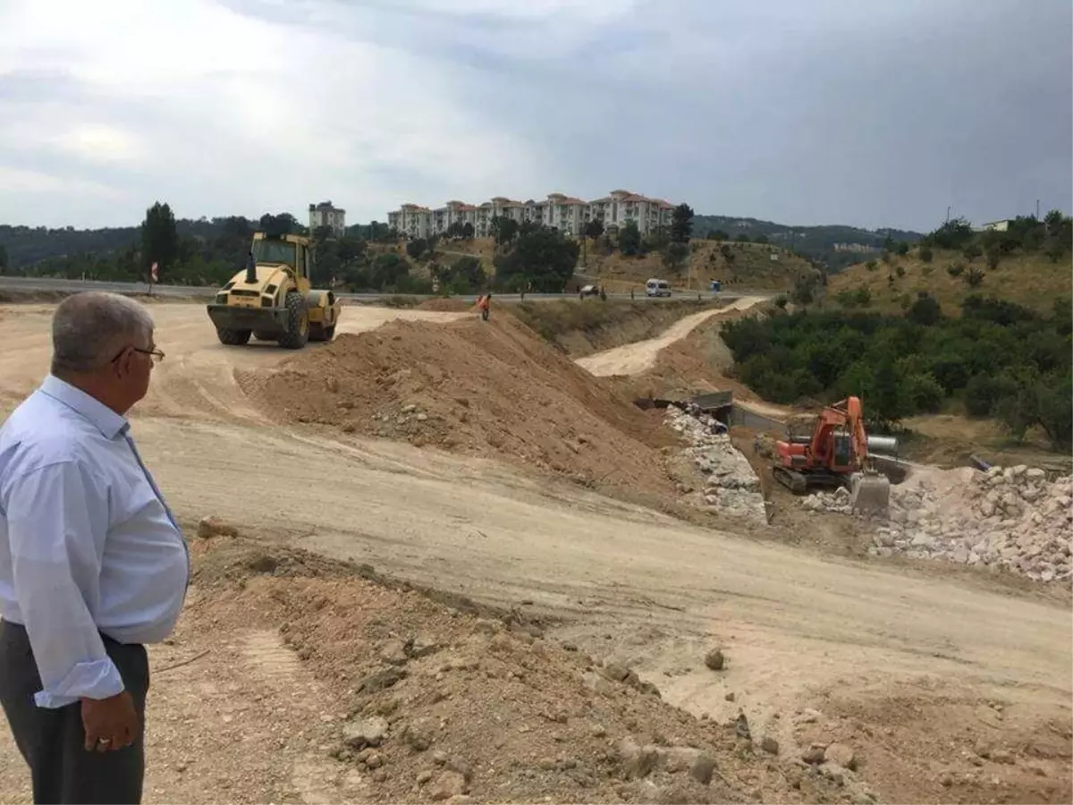 Şaphane\'de Yürüyüş Yolu ve Kavşak Çalışmaları