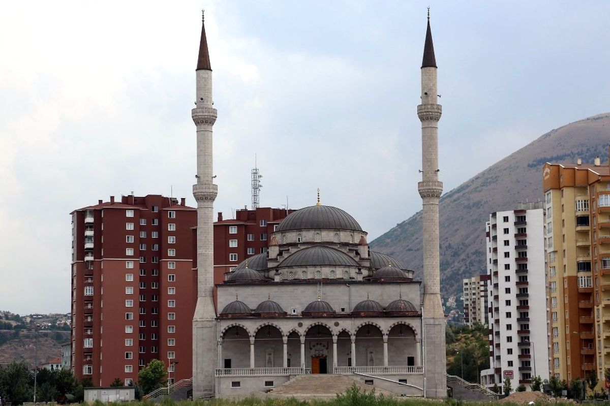 Talas Belediyesi Mevlana Camii\'nin Çevresini Düzenleyecek