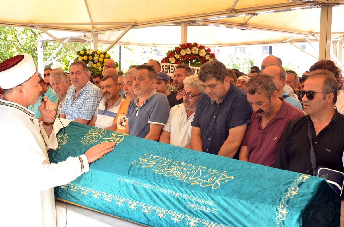 Tekne Kazası Kurbanı Anne ve Oğluna Gözü Yaşlı Veda